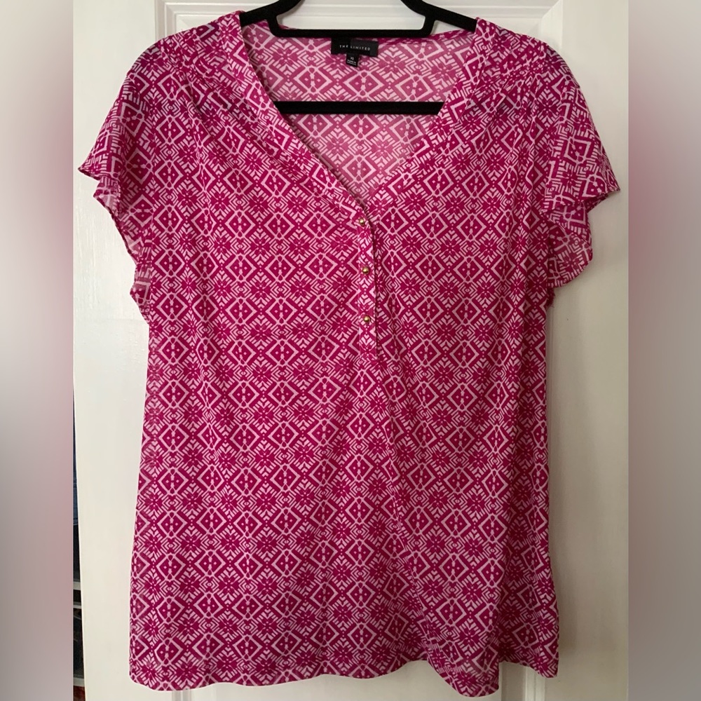 Sheer tshirt style top